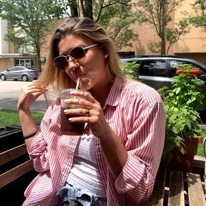 White and red stripes button up